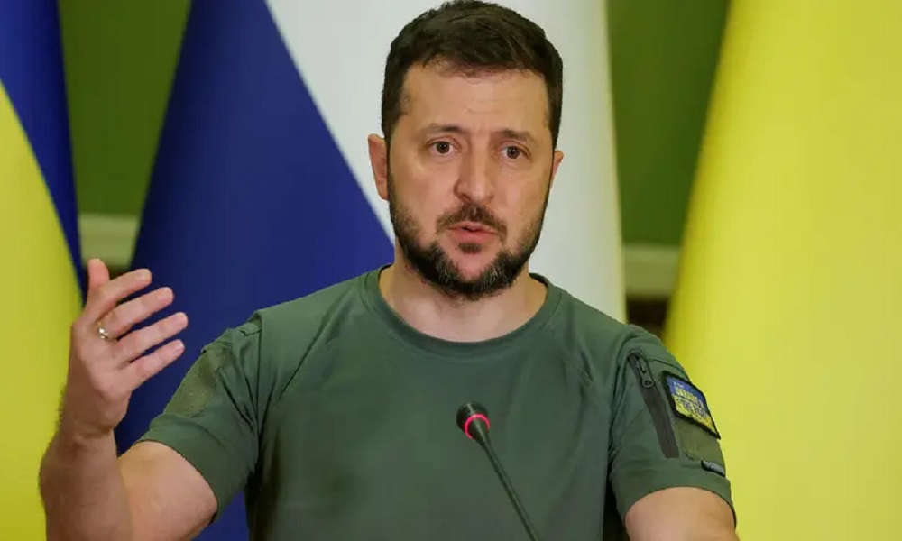 زيلينسكي: بقي عدد قليل من المدنيين في باخموت الأوكرانية