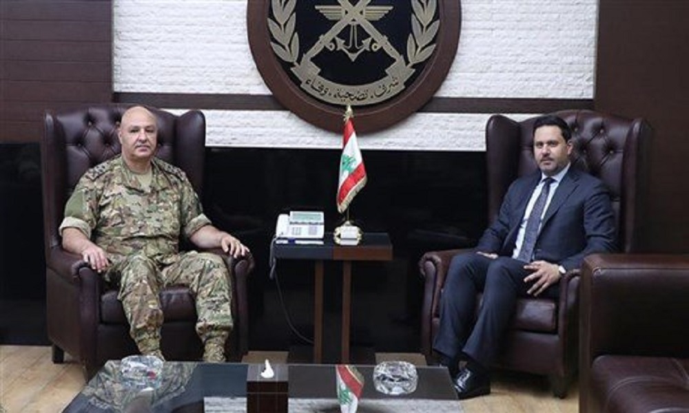 قائد الجيش عرض الأوضاع مع القائم بأعمال السفارة الكويتية