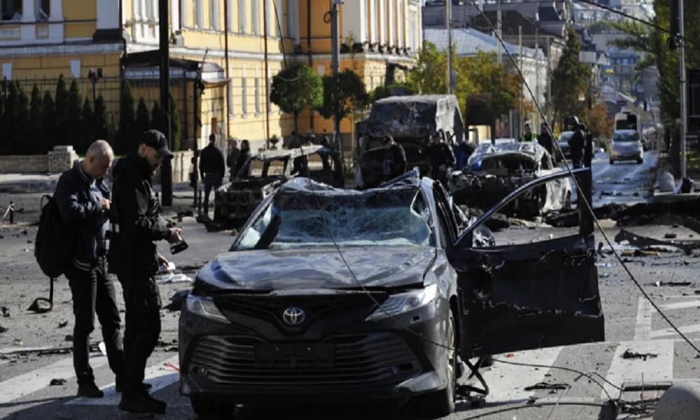 مسيرات “إيرانية” تقصف مواقع حيوية في كييف