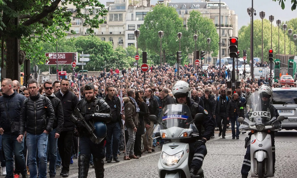 إضراب واسع الخميس في فرنسا احتجاجاً على تعديل نظام التقاعد