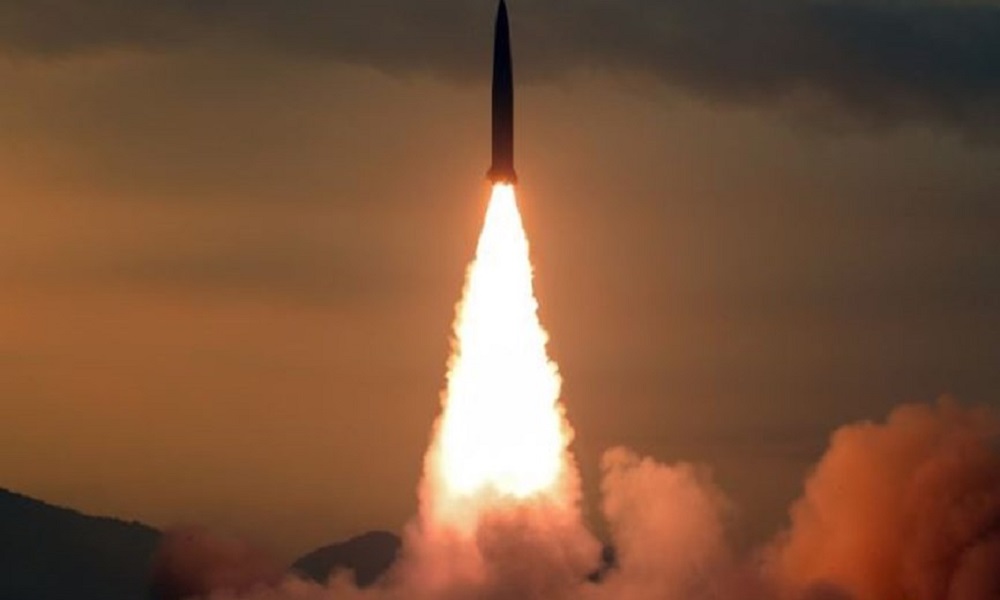كوريا الشمالية تطلق صاروخا “غير محدد”… والعالم “يحبس أنفاسه”