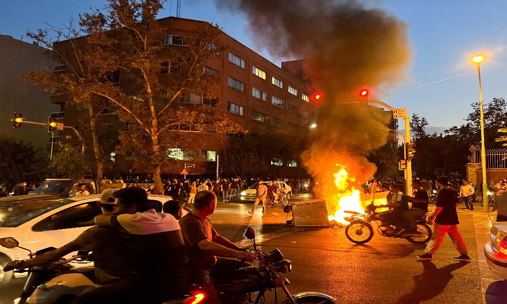 عدد قتلى احتجاجات إيران يرتفع… وتهديدات تلاحق الصحافيين!