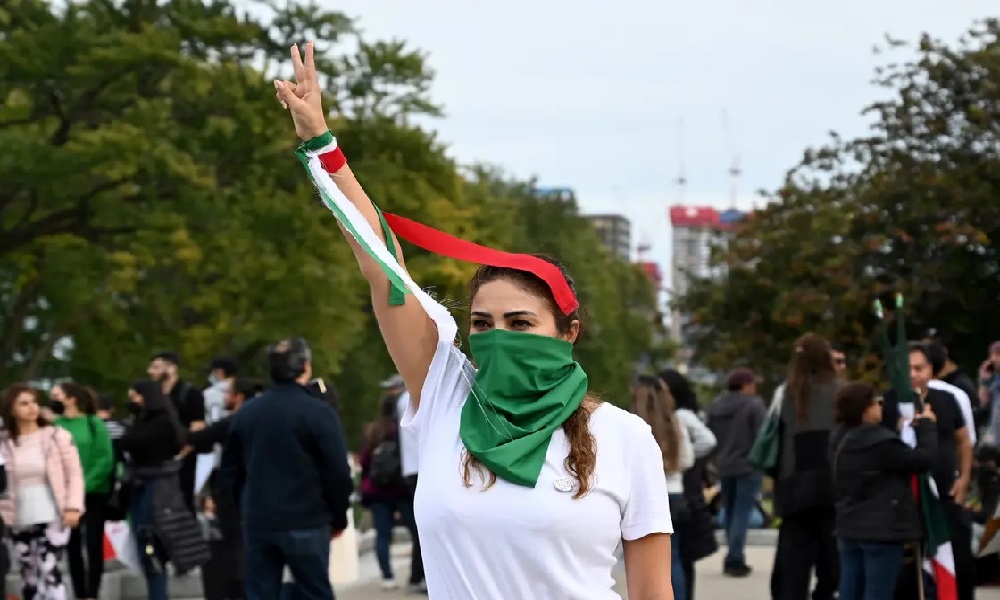 احتجاجات إيران مستمرة في الداخل والخارج