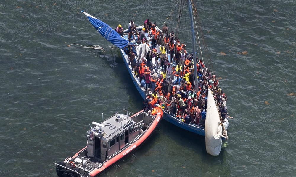 قتيل في انقلاب قارب مهاجرين قبالة فلوريدا