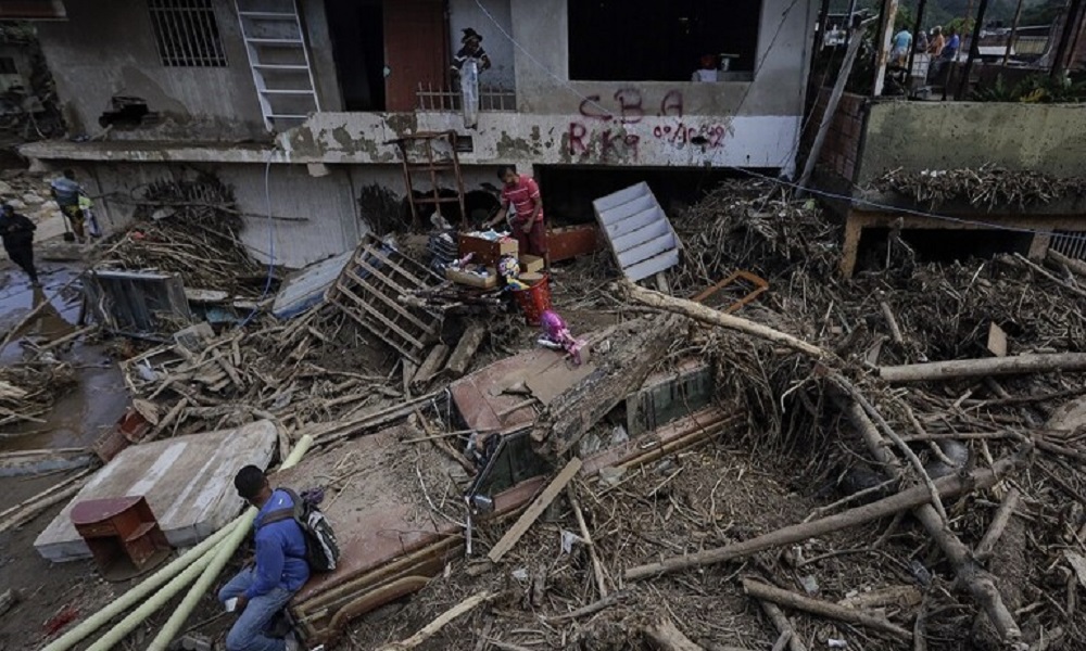 بالفيديو: 7 قتلى جراء أمطار غزيرة وفيضانات في فنزويلا