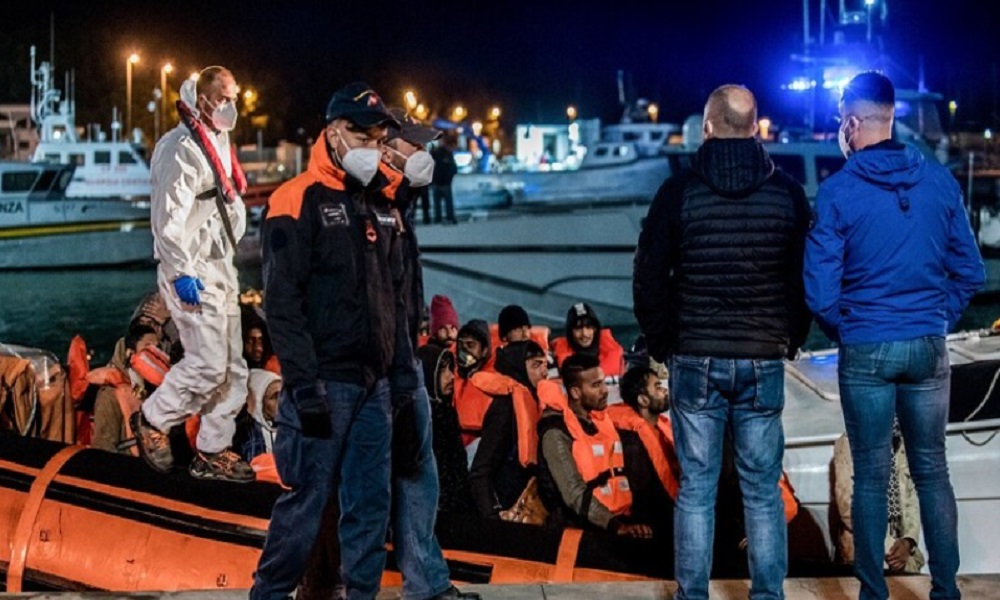 نقل 90 مهاجرا من إيطاليا إلى ألمانيا جوا