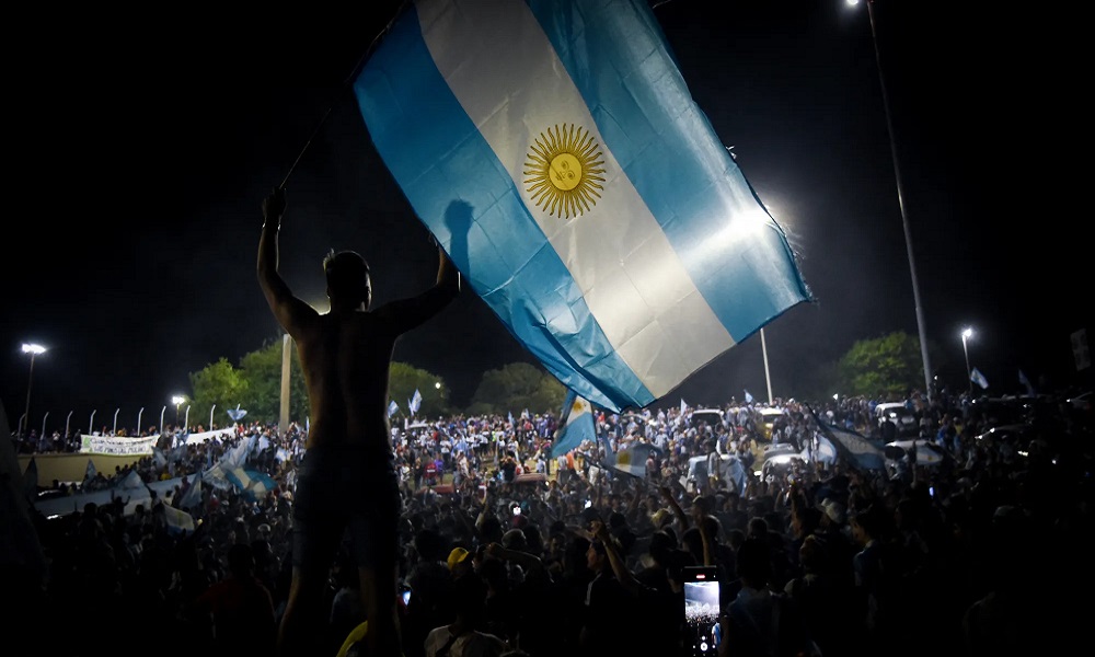 الأرجنتين تبدأ رحلة الدفاع عن المونديال