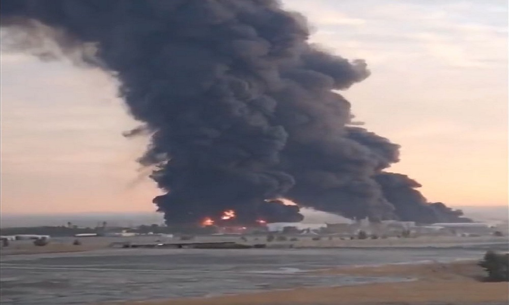 بالفيديو: حريق غامض بمصفاة نفط في العراق