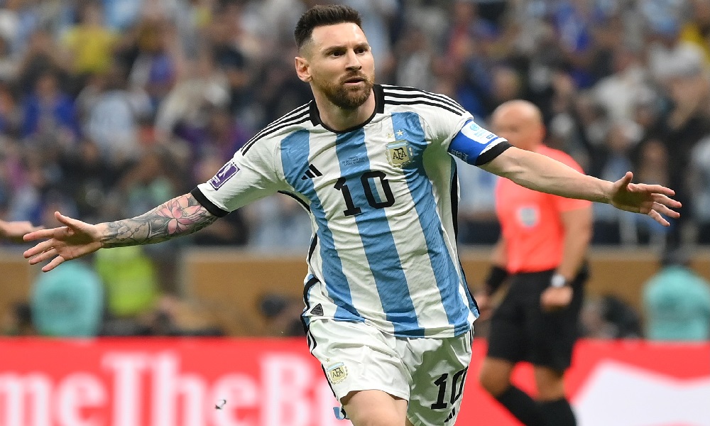 الأرجنتين تقترب من تحقيق كأس العالم (فيديو)