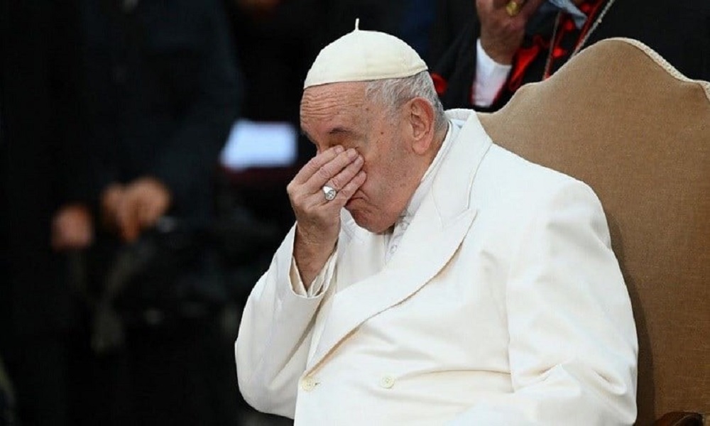 بالفيديو: البابا فرنسيس ينهار بالبكاء!