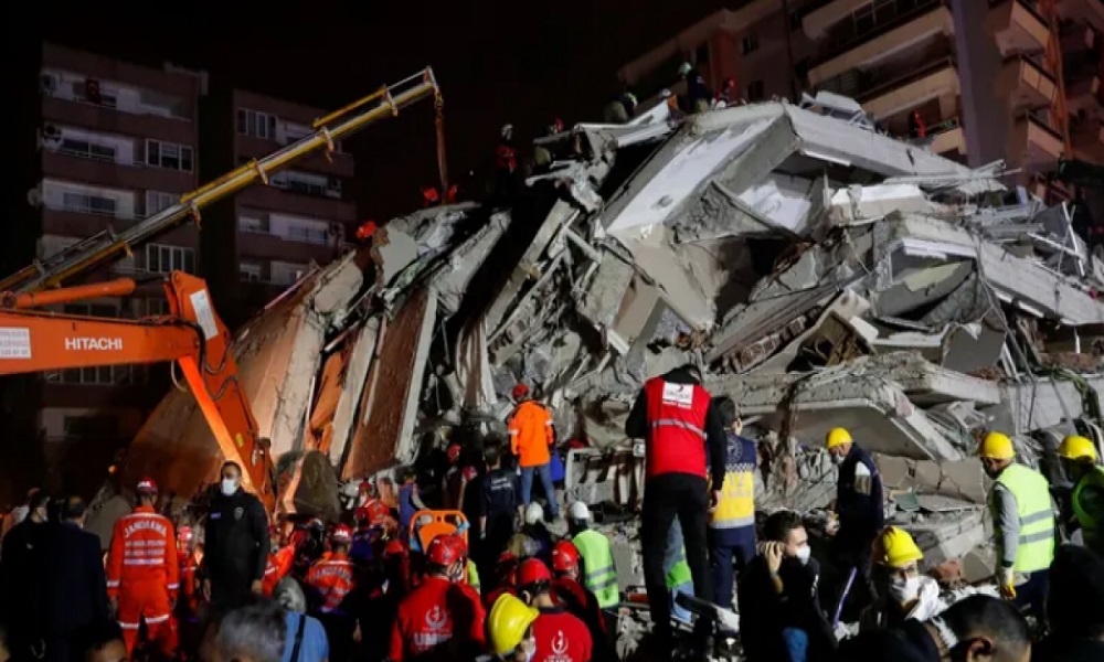 الزلزال يدمر آلاف المباني بتركيا ويزيد الطين بلة في سوريا