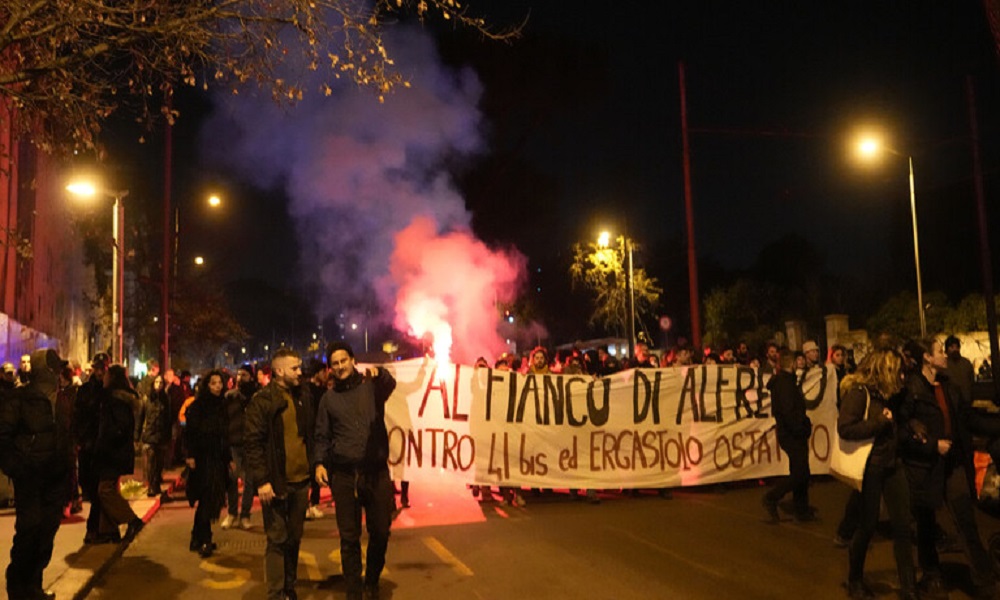 اشتباكات عنيفة بين الشرطة ومحتجين في ميلانو