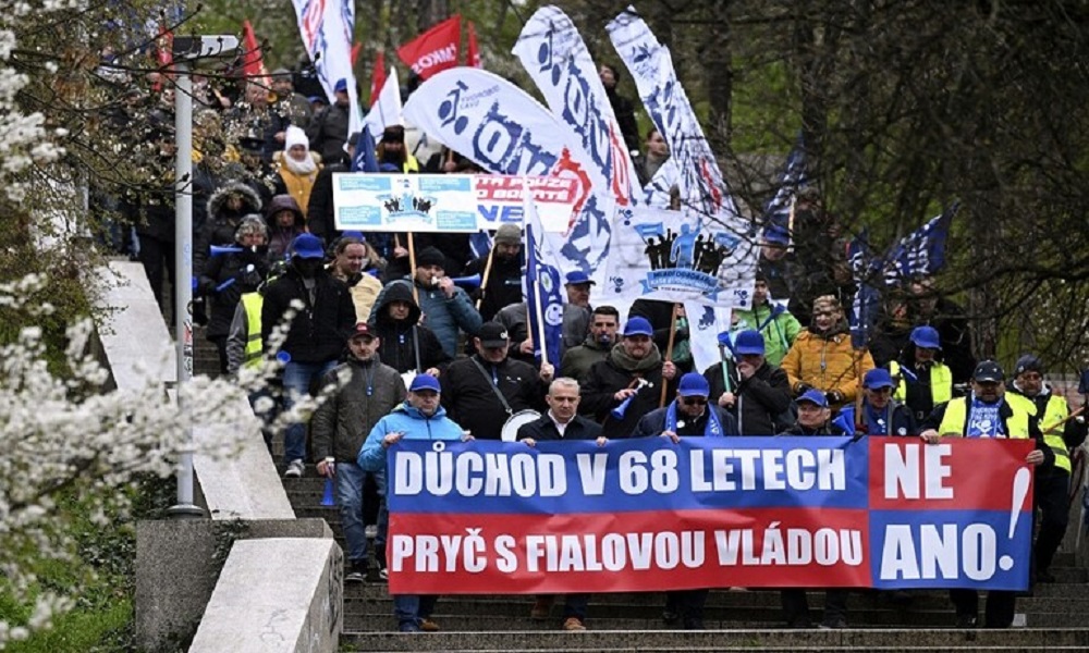 بعد فرنسا… التشيكيون يحتجون ضد رفع سن التقاعد