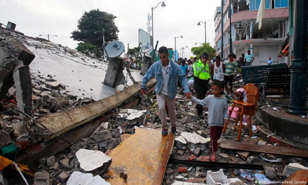 زلزال الإكوادور المدمر: ارتفاع حصيلة الضحايا إلى 14
