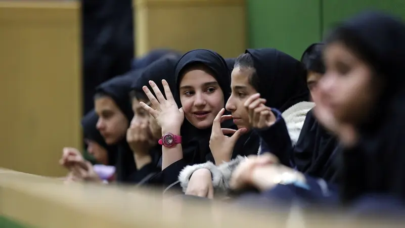 اعتصامات في طهران: ” الموت للدولة التي تقتل الفتيات”