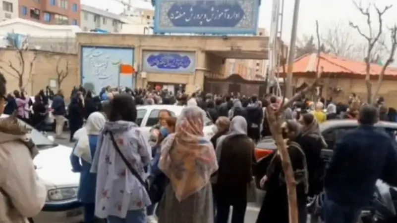 بعد تسمم طالبات… اتساع الاحتجاجات في إيران