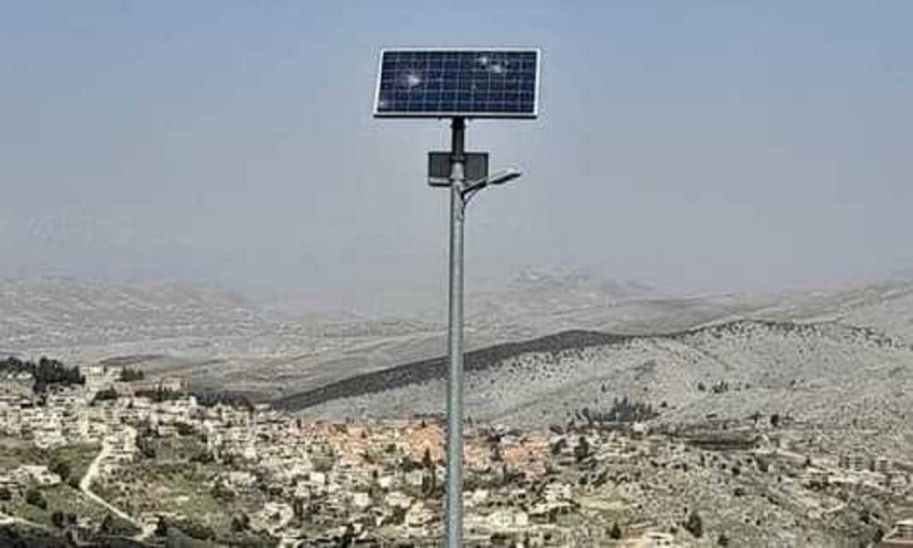 تكسير أجهزة إنارة على الطاقة الشمسيّة في راشيا الوادي!