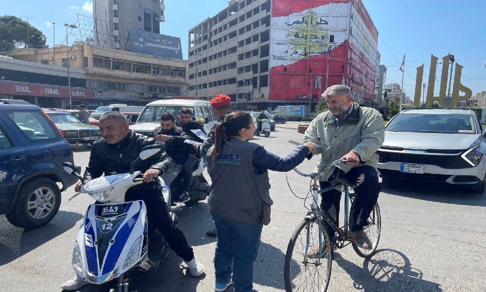 توزيع مواد توعوية في طرابلس لتعزيز الروابط بين الشرطة والمجتمع المحلي