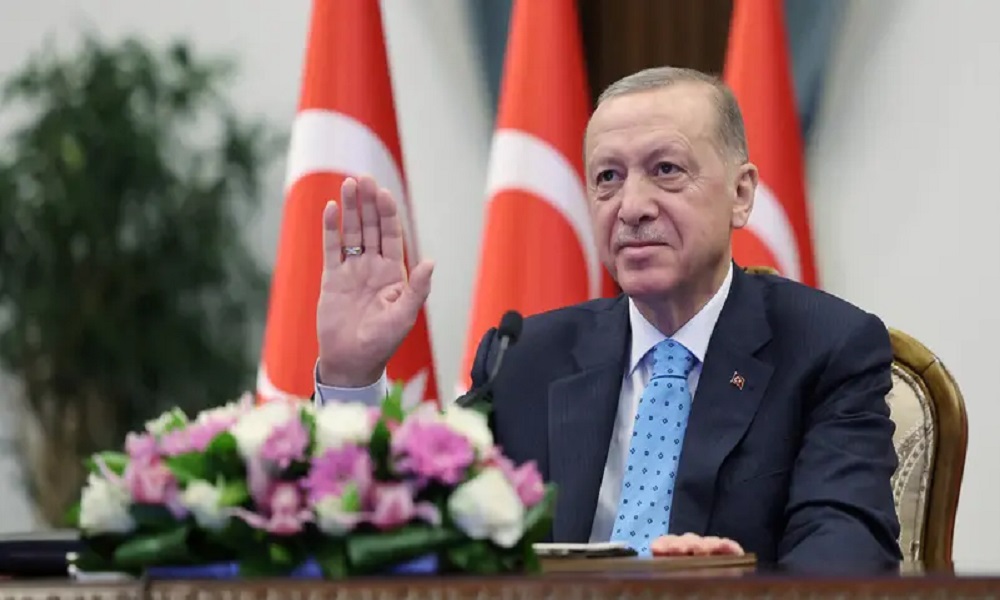 بالفيديو: أردوغان يغفو خلال لقاء تلفزيوني مباشر!