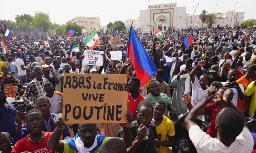 فرنسا تجلي رعاياها من النيجر