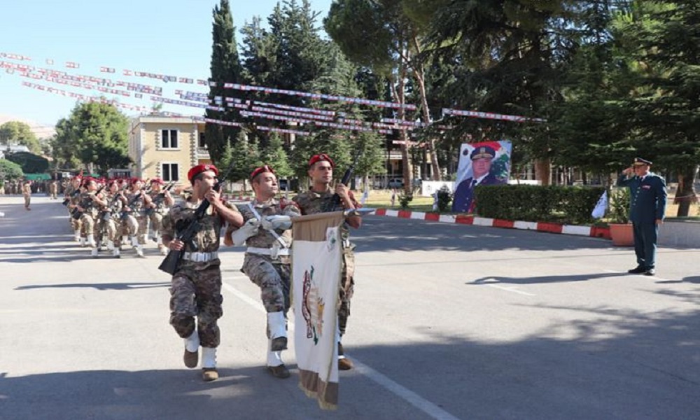 بالصور: احتفال عسكري رمزي في وزارة الدفاع