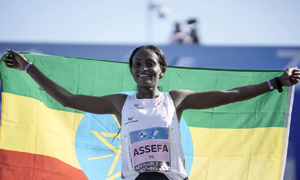 عداءة إثيوبية تحطم الرقم القياسي العالمي لسباق الماراثون