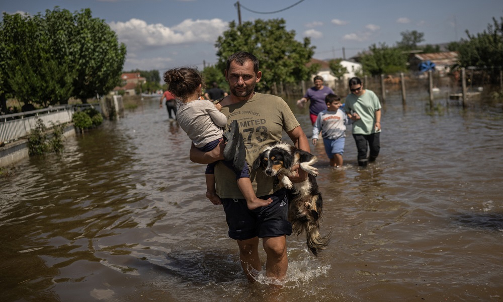 فيضانات اليونان تحصد مزيدًا من الضحايا