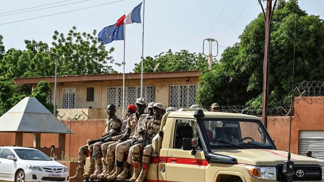 فرنسا: لا نعترف بالانقلابيين في النيجر رغم المفاوضات الحالية
