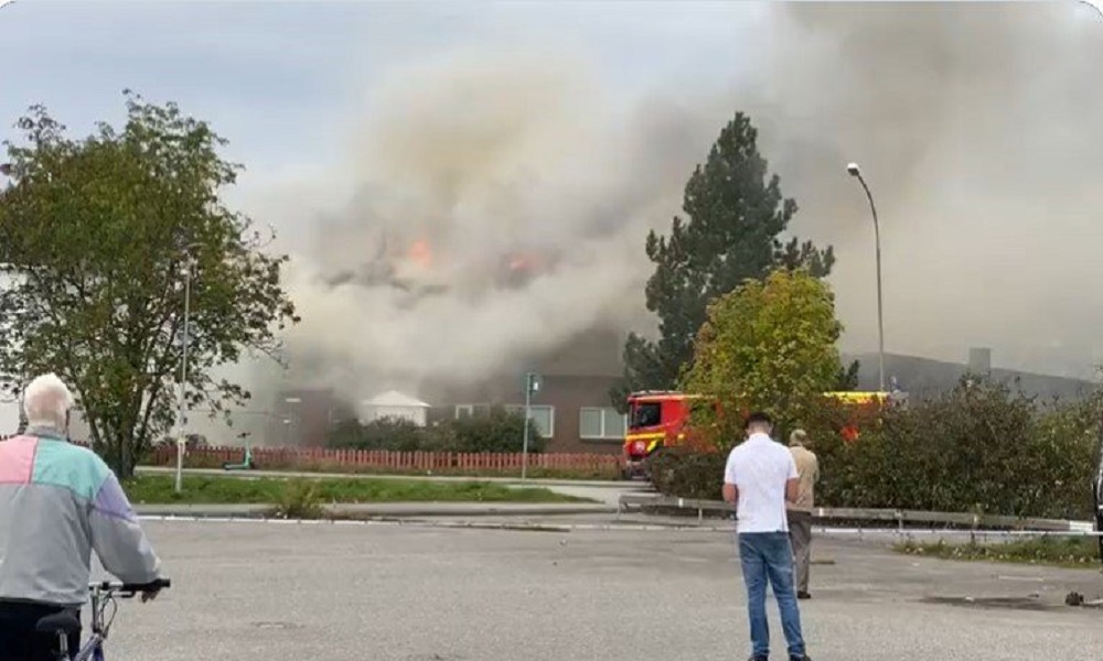 بالفيديو: حريق متعمد يلتهم مسجدًا في السويد