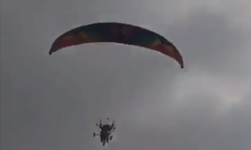 بالفيديو: فلسطينيون يتسللون إلى إسرائيل بطائرات شراعية