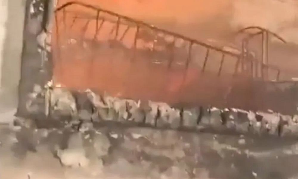 بالفيديو: دمار كبير بأحد مباني تل أبيب إثر ضربة صاروخية