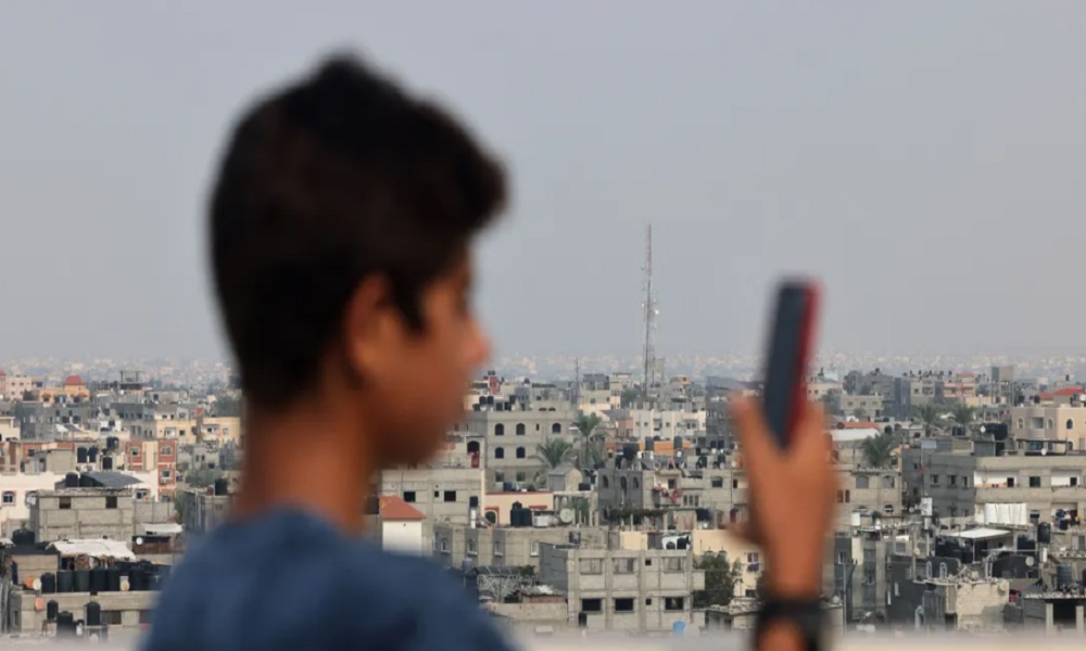 عودة الاتصالات والإنترنت تدريجيا إلى غزة