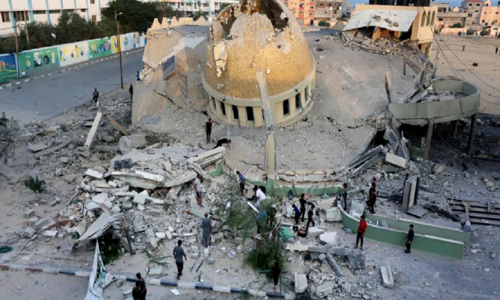 قتلى بغارات إسرائيلية على مسجد ومنزلين في غزة