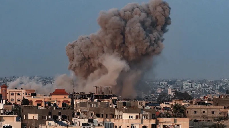 سفير إسرائيل لدى واشنطن: مستعدون لهدنة في غزة