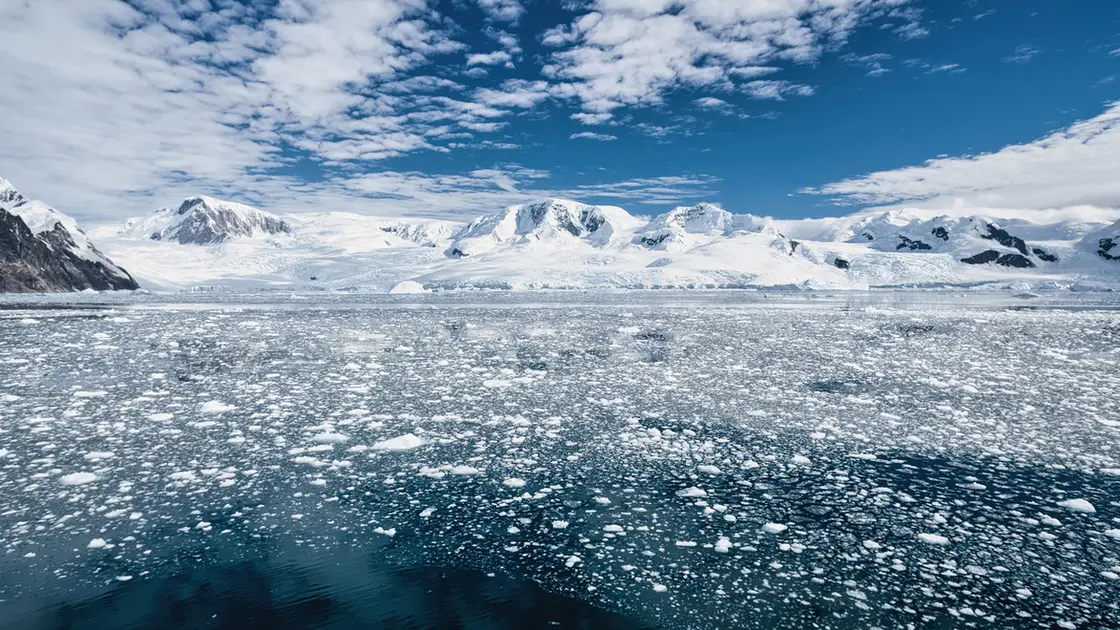 إكتشاف جديد: تلال وأودية مخبأة تحت جليد القطب الجنوبي