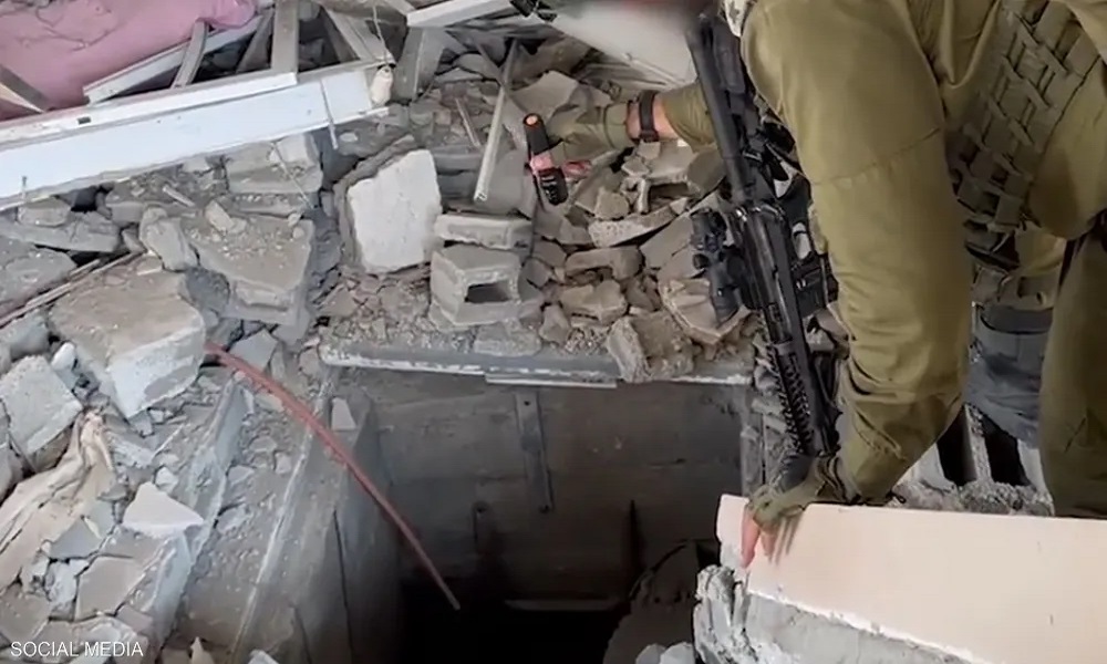 بالفيديو: الجيش الإسرائيلي يكتشف أنفاقًا لـ”حماس”