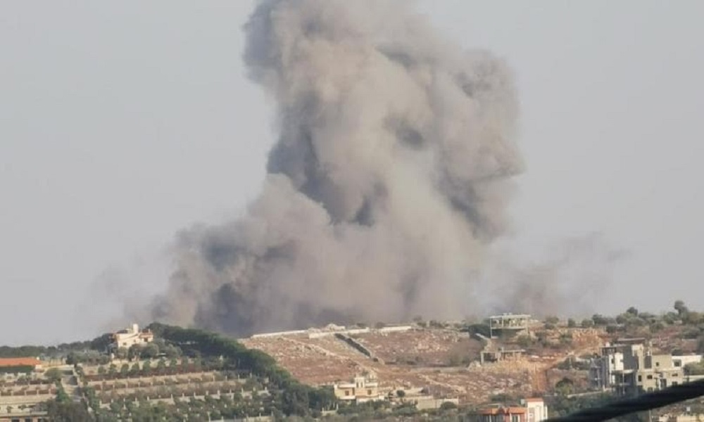 بالفيديو: طائرات إسرائيلية تهاجم مبنيين عسكريين لـ”الحزب”