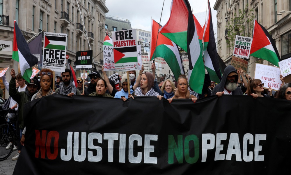 مسيرة حاشدة في لندن دعماً لفلسطين… واعتقالُ المئات
