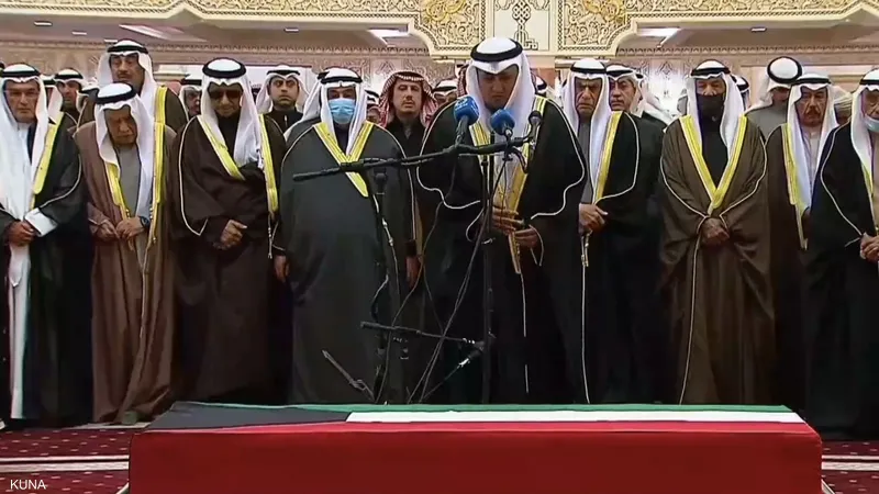 جثمان أمير الكويت يوارى الثرى في مقبرة الصليبيخات