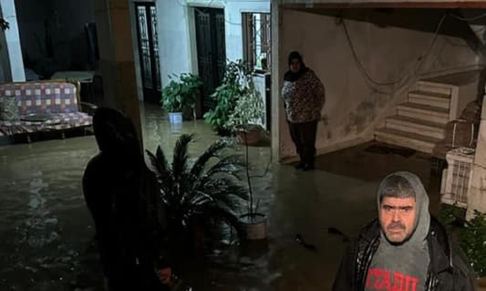 مياه الأمطار تُغرق منازل في المنية