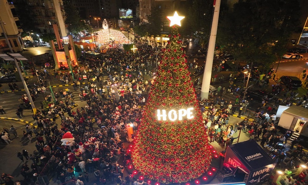 النجوم في عيد الميلاد: سلام وأمل وحب