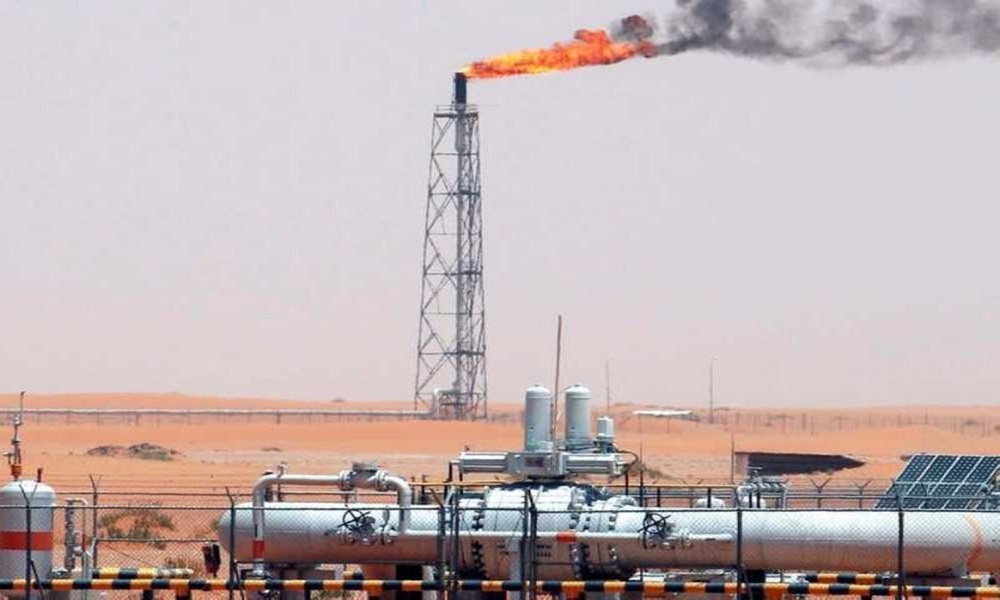“الكويت”: إخماد حريق بأحد خطوط “النفط”