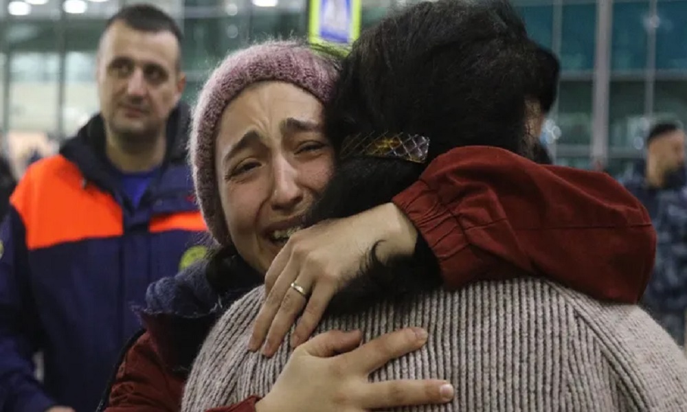 رحلة عارضة تعيد 120 روسيا من غزة لوطنهم