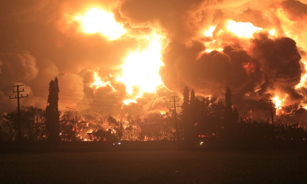 بالفيديو: إنفجار خط أنابيب غاز في أوكلاهوما الأميركية