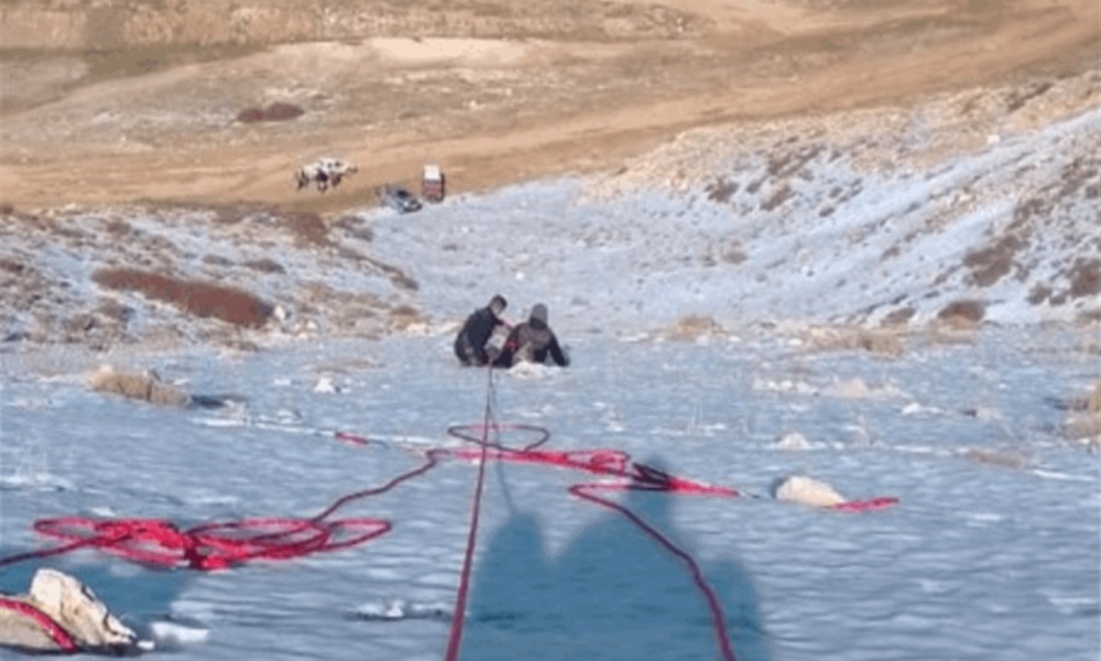 إنقاذ مواطن سقط في منحدر في جرد عيون السيمان – كفردبيان