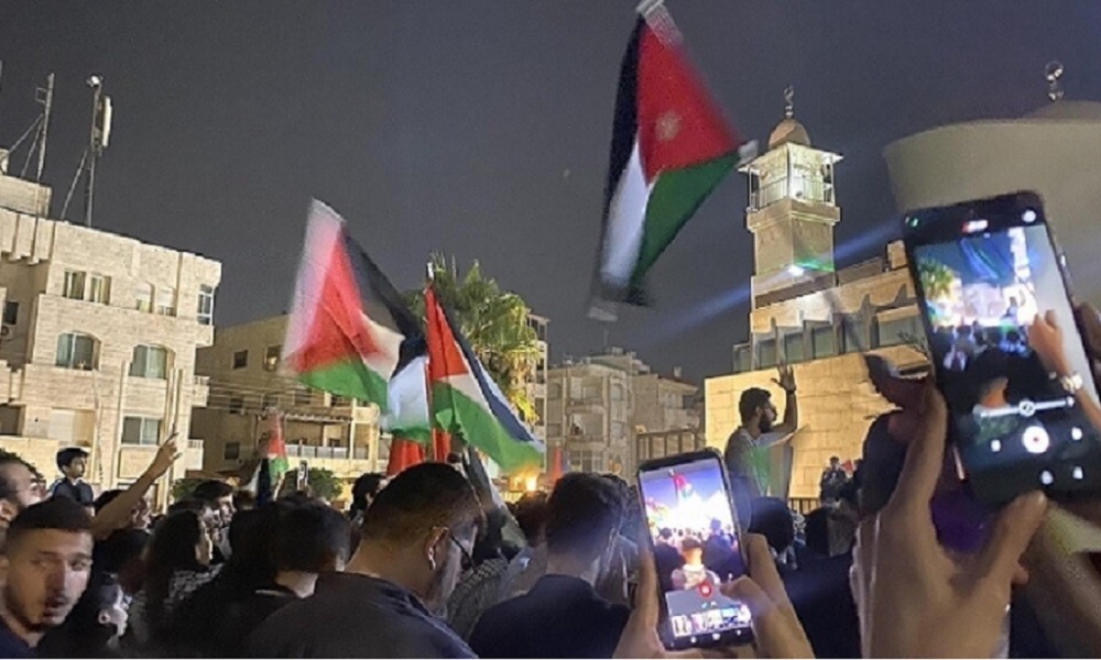 مسيرات شعبية غاضبة بمحيط السفارة الإسرائيلية في الأردن
