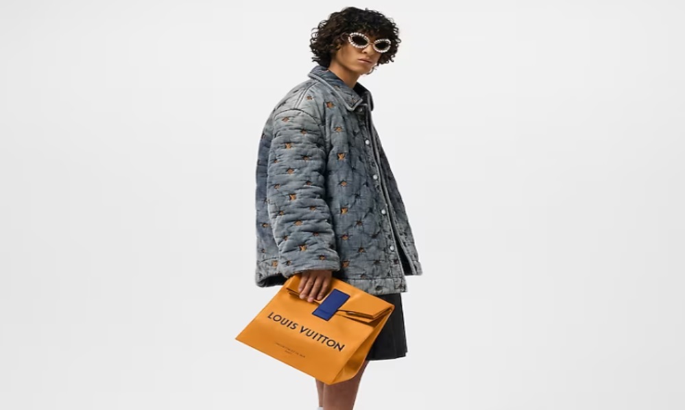  “حقيبة شطائر” من “Louis Vuitton”… والسعر صادم!