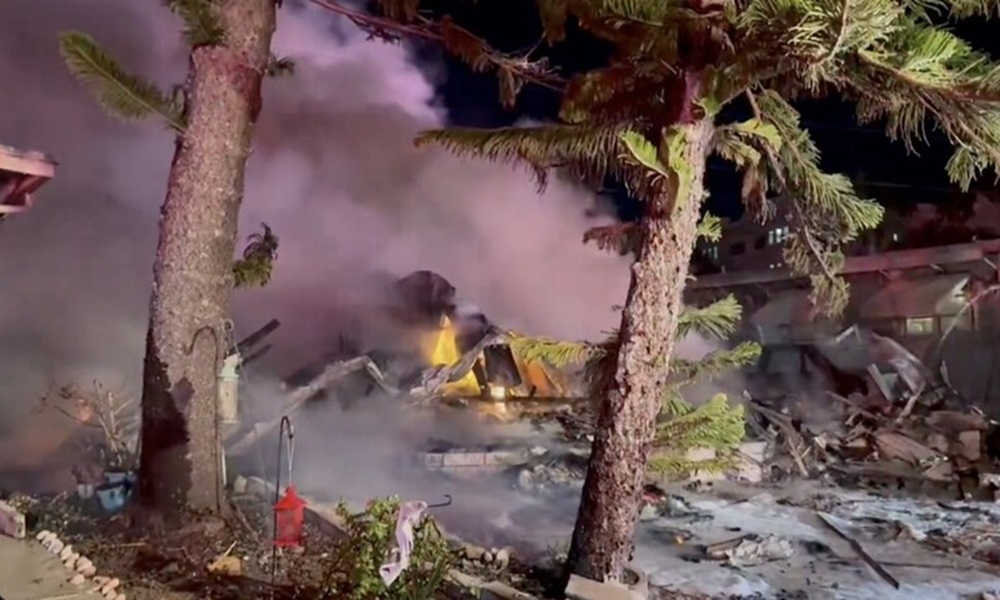 ضحايا جراء سقوط طائرة في حديقة منزل بفلوريدا (فيديو)
