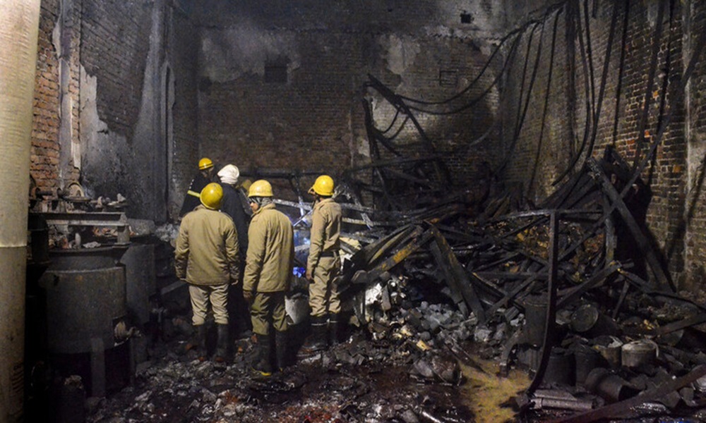 ضحايا جراء حريق بمصنع للدهانات في نيودلهي