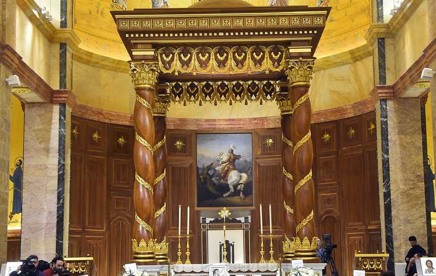 قداس عيد مار مارون برئاسة الراعي… لماذا في كاتدرائية مار جرجس؟